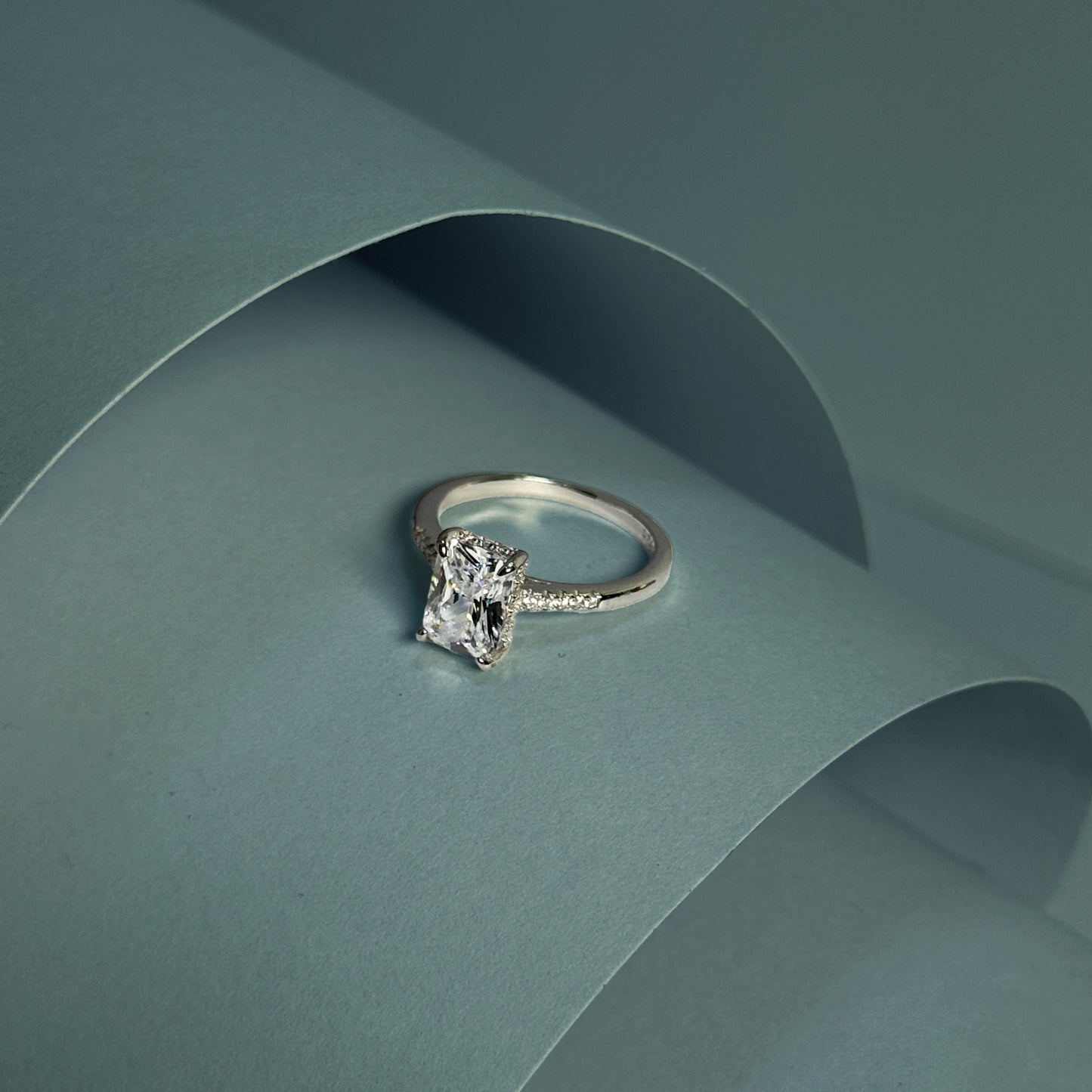 Majesty Spark Ring